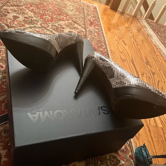 Stuart Weitzman platform snakeskin leather heels size 8.5 medium - Picture 3 of 9